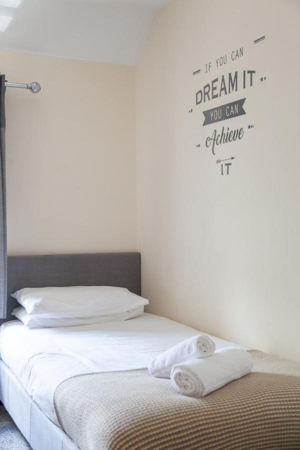 Hereford - Mayflower Coach House, Modern 2 Bedroom Property With Parking, Located South Of Hereford City, Suitable For Small Family, Couple Or Contractors - Sleeps Up To 5 Guests - Hosted By Rentmyhouse Екстериор снимка