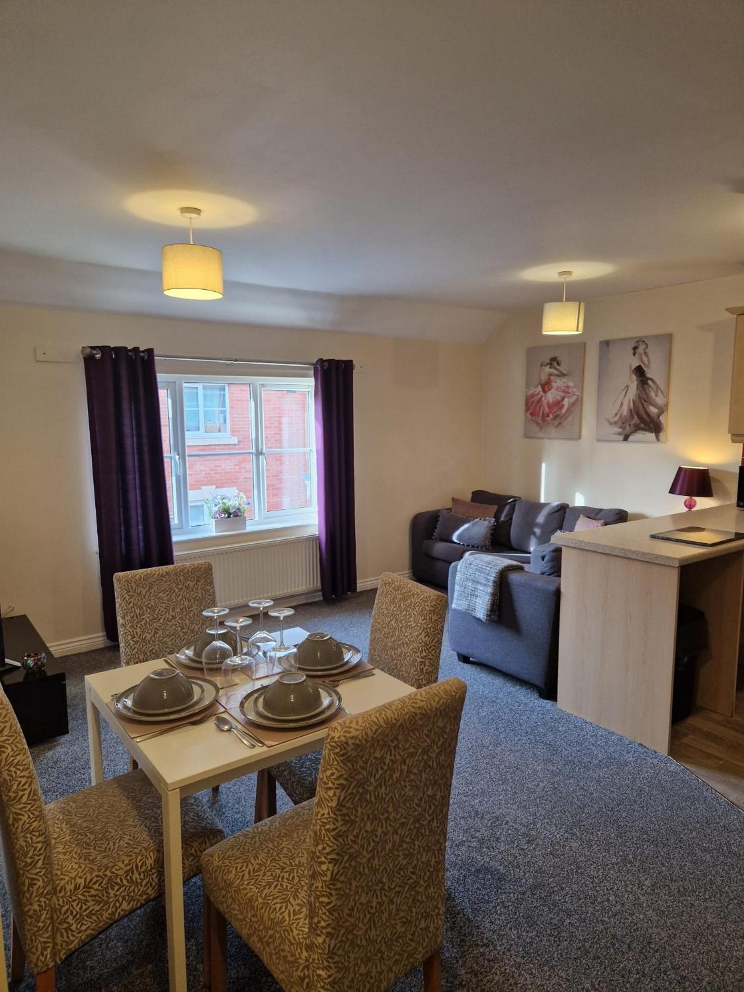 Hereford - Mayflower Coach House, Modern 2 Bedroom Property With Parking, Located South Of Hereford City, Suitable For Small Family, Couple Or Contractors - Sleeps Up To 5 Guests - Hosted By Rentmyhouse Екстериор снимка