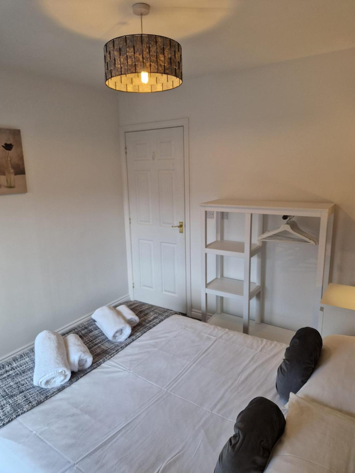 Hereford - Mayflower Coach House, Modern 2 Bedroom Property With Parking, Located South Of Hereford City, Suitable For Small Family, Couple Or Contractors - Sleeps Up To 5 Guests - Hosted By Rentmyhouse Екстериор снимка